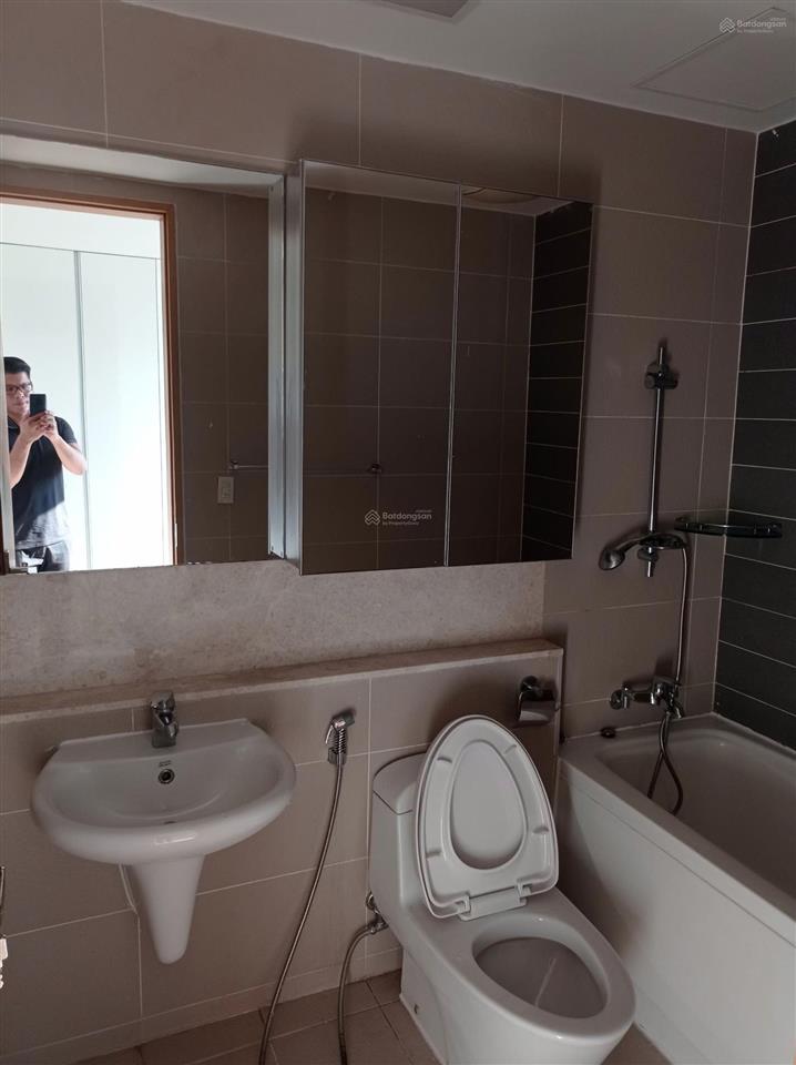 Cần bán gấp căn hộ 2pn tại cc essensia thuộc kdt bắc an khánh