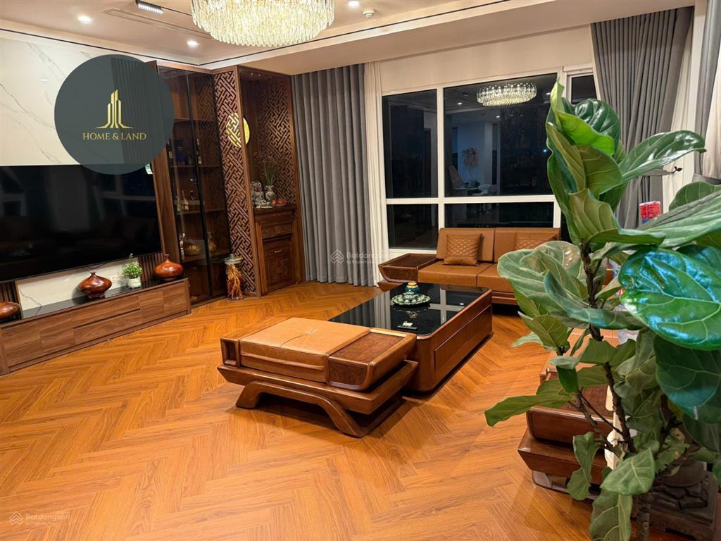 Bán căn hộ essensia 144.5m2 full nội thất 3pn 2vs ban công tây bắc, giá 10 tỷ
