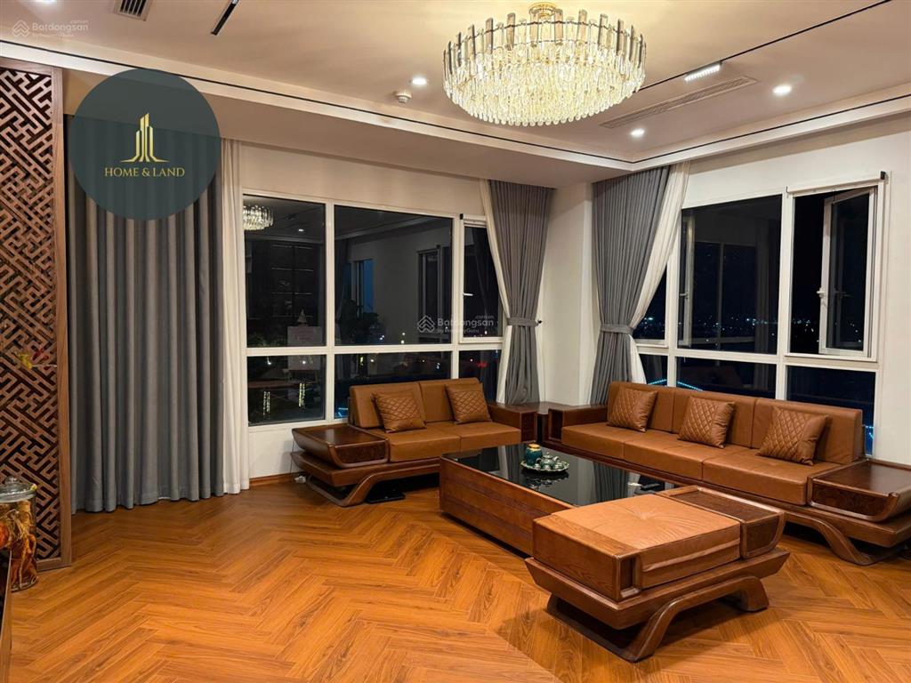 Bán căn hộ essensia 144.5m2 full nội thất 3pn 2vs ban công tây bắc, giá 10 tỷ