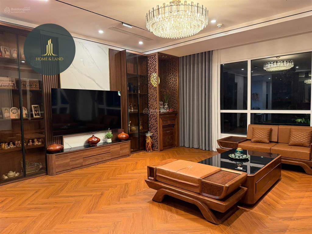Bán căn hộ essensia 144.5m2 full nội thất 3pn 2vs ban công tây bắc, giá 10 tỷ