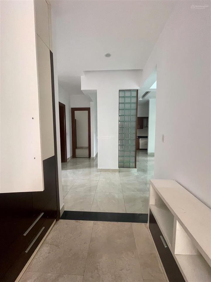 Cho thuê gấp căn bt 210m2 tại splendora