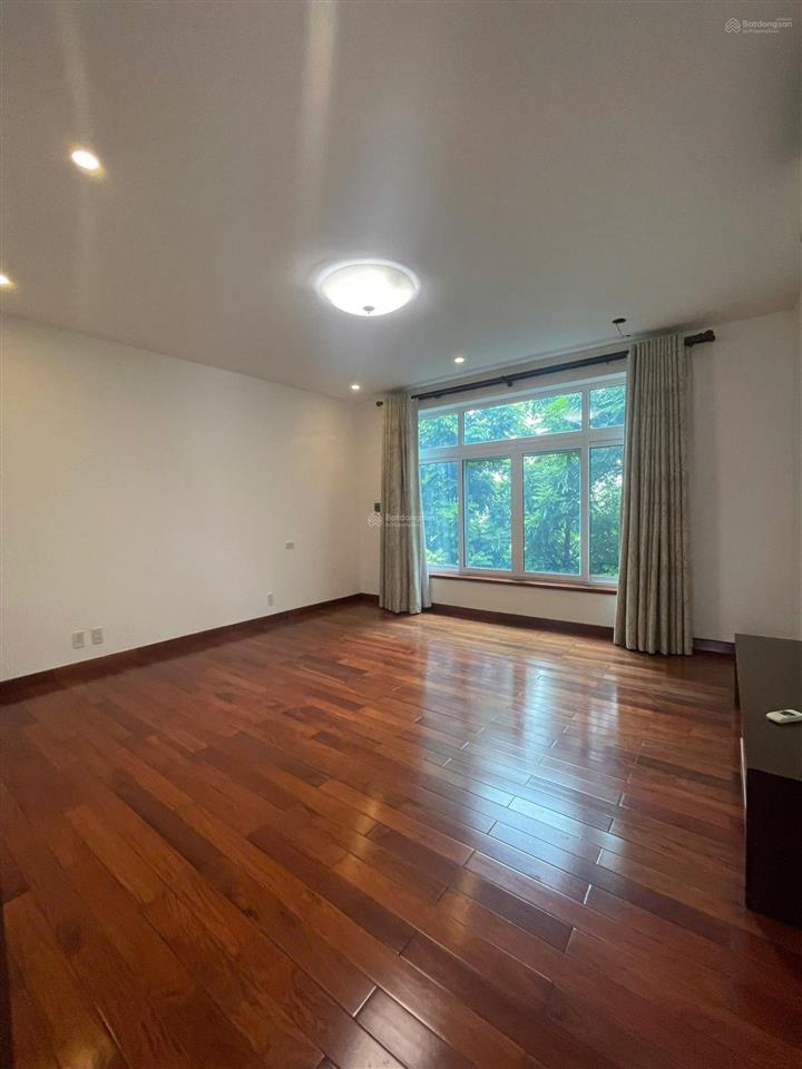 Cho thuê gấp căn bt 210m2 tại splendora