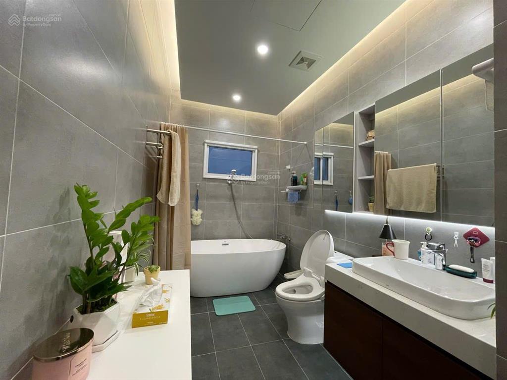 Cho thuê căn hộ 4pn  4vs 178m2 tại essensia  mailand hanoi city
