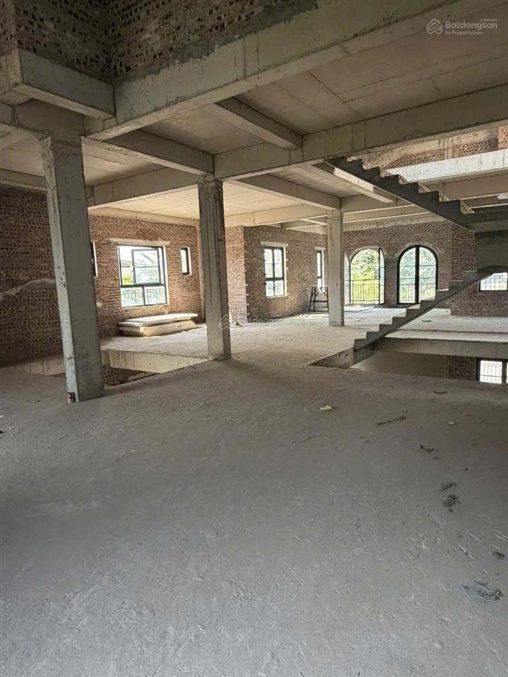 Cần cho thuê biệt thự hơn 400m2 làm kho tại khu vistalago  nam an khánh