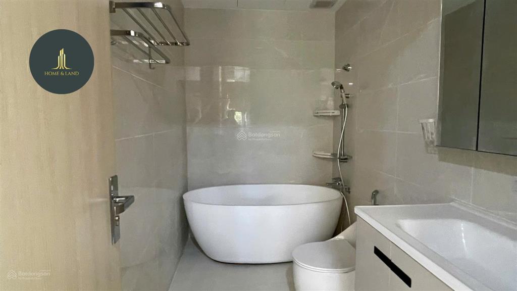 Cho thuê căn hộ 3pn  2vs full đồ 150m2 đẹp tại essensia