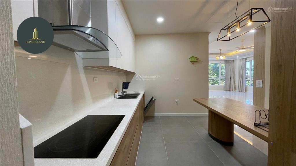 Cho thuê căn hộ 3pn  2vs full đồ 150m2 đẹp tại essensia