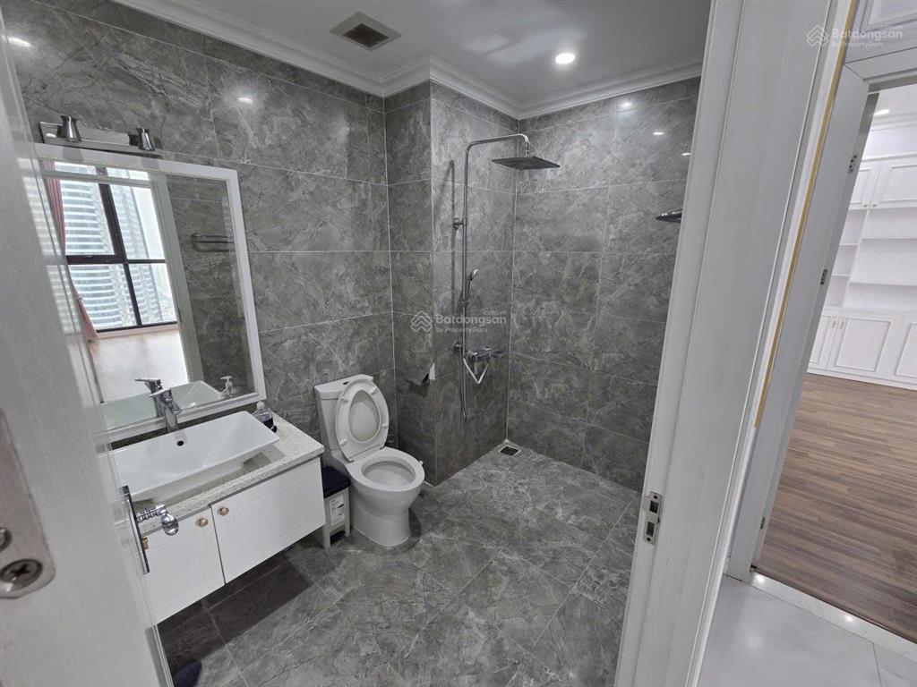 Cho thuê penthouse skylake s2  134m2  3pn  tầng cao view đỉnh  nội thất cơ bản  vào ngay