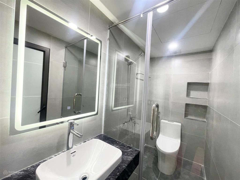 Chính chủ cho thuê căn hộ 2n1k 2vs tại đường xuân la, 50m đi bộ ra hồ tây