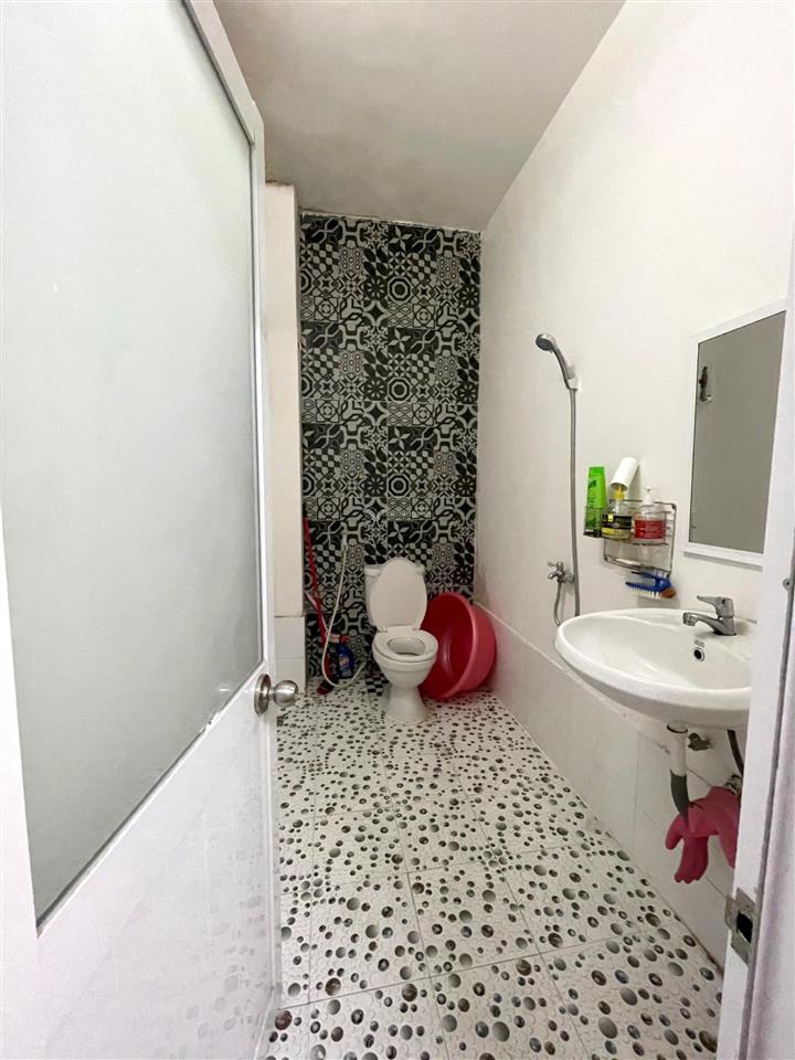 Cho thuê nhà đẹp lê văn sỹ , 2 mặt tiền hẻm xe hơi lvstrường sa, thông ra chợ, khu mua sắm.