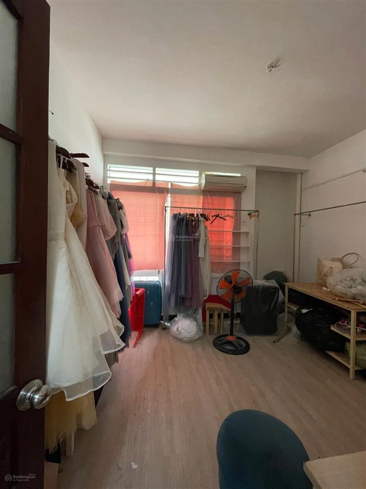 Cho thuê nhà đẹp lê văn sỹ , 2 mặt tiền hẻm xe hơi lvstrường sa, thông ra chợ, khu mua sắm.