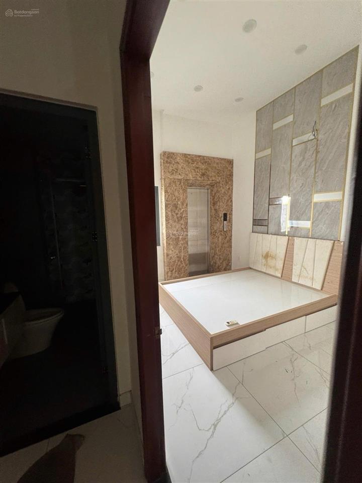 Nhà mặt tiền kd 3 tầng 90m2 có thang máy, đường hiệp thành 31, sát nguyễn ảnh thủ, giá chỉ 8.2 tỷ