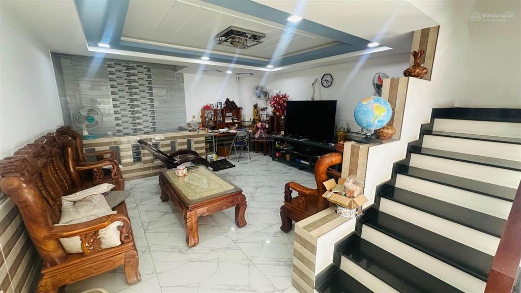 Mặt tiền kinh doanh sầm uấtngang 5m5 tầng 4pn 5wc hiệp thành 43giảm sốc 2.9 tỷ giá bán 9.6 tỷ