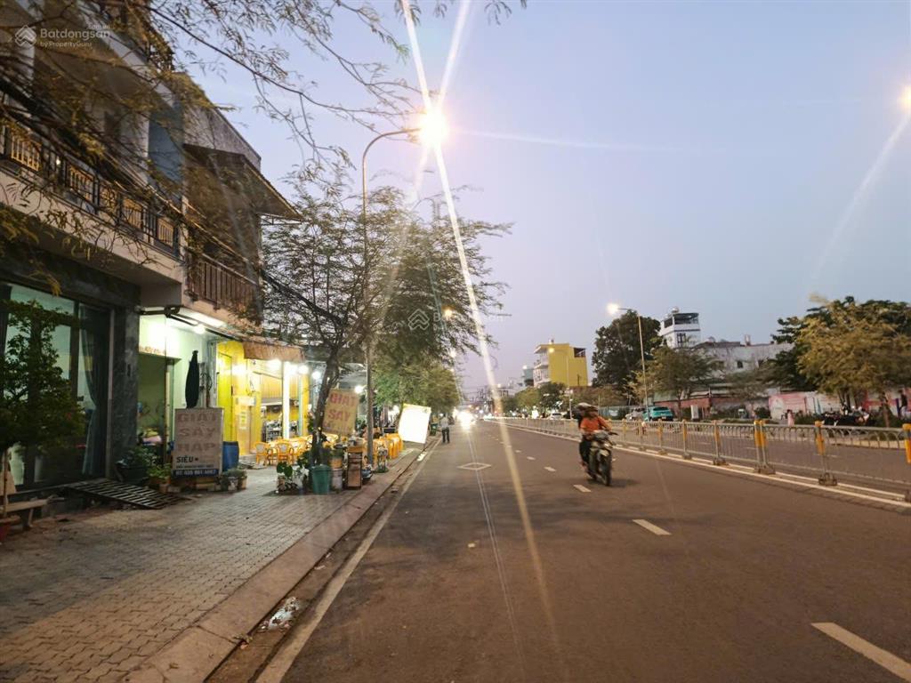 Mặt tiền kinh doanh sầm uấtngang 5m5 tầng 4pn 5wc hiệp thành 43giảm sốc 2.9 tỷ giá bán 9.6 tỷ