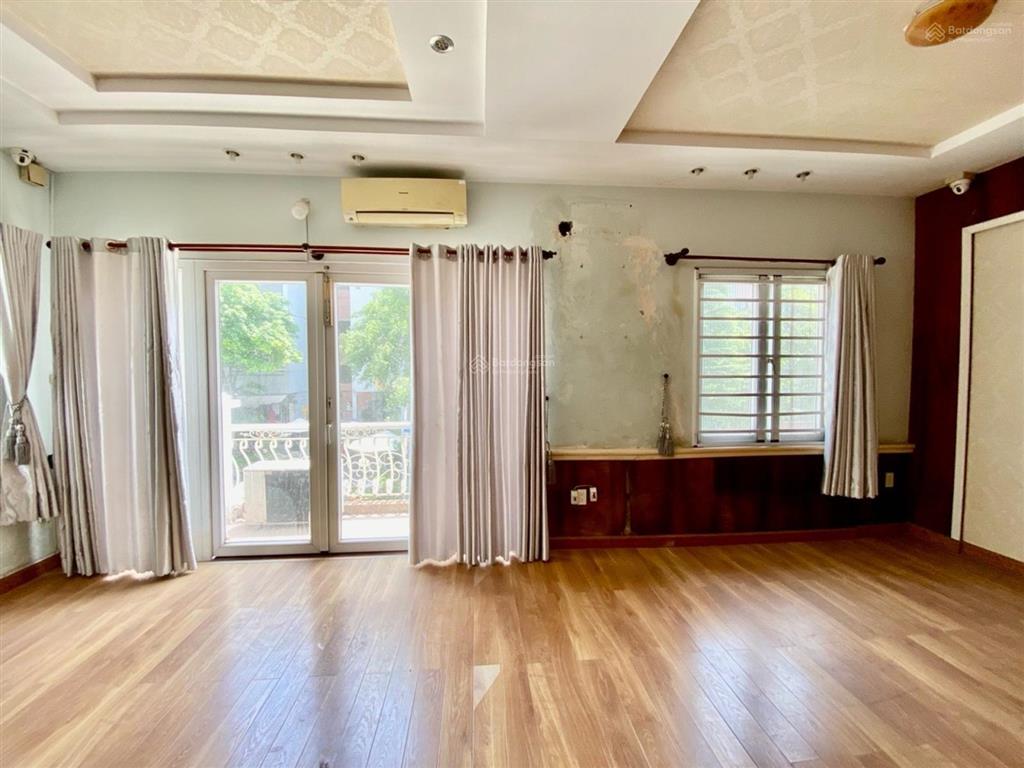 Ngộp bank cần bán gấpbiệt thự phố 3 tầng 112m2phan văn trịdương quảng hàm p7gò vấpgiá 19.5 tỷ
