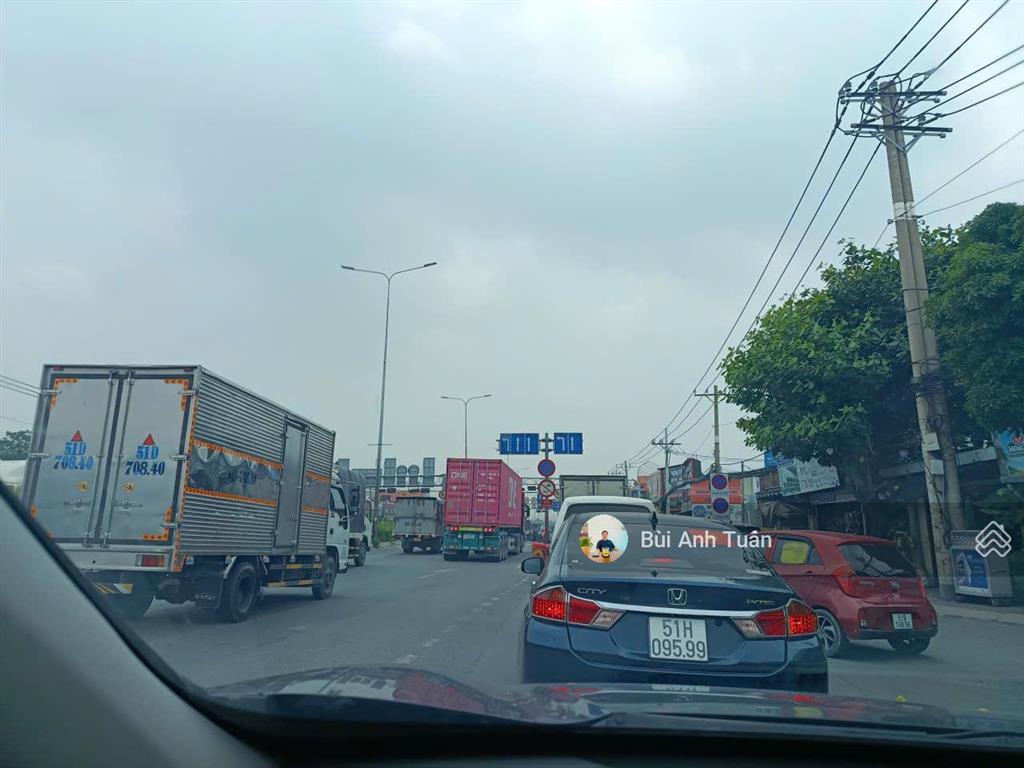 Bán nhà kho xưởng 16500m2 đường lớn xe tải xe cont tránh nhau sát mặt tiền quốc lộ 1a  giá 390 tỷ