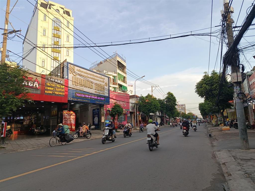 Gấp bán kho xưởng lớn 2100m2 đường xe tải, sát mặt tiền lê văn khương, tân thới hiệp, giá 4x tỷ