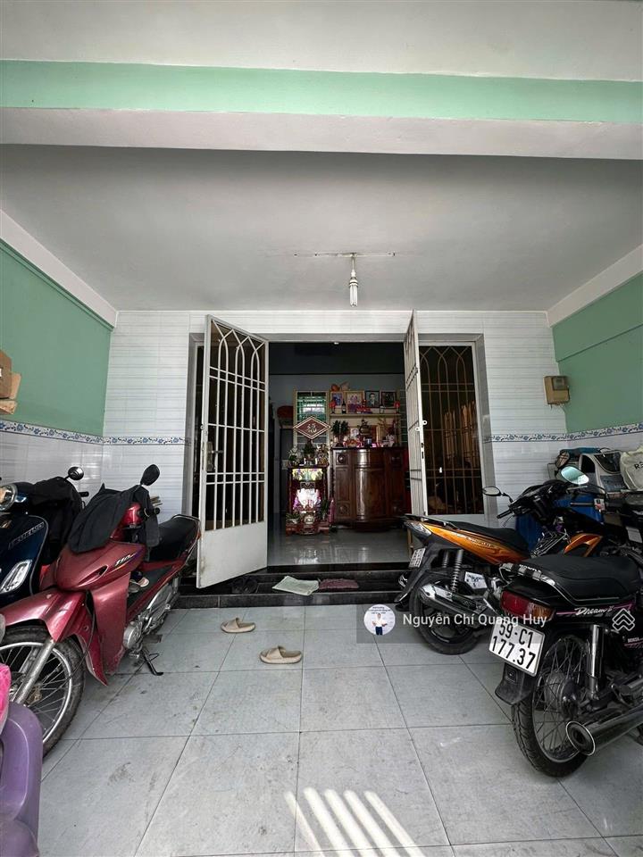 Nhà cấp 4 tiện xây mới  làm căn hộ dịch vụ  phòng trọ cho thuê  5,56m x 18m sổ hồng giá 5,99 tỷ