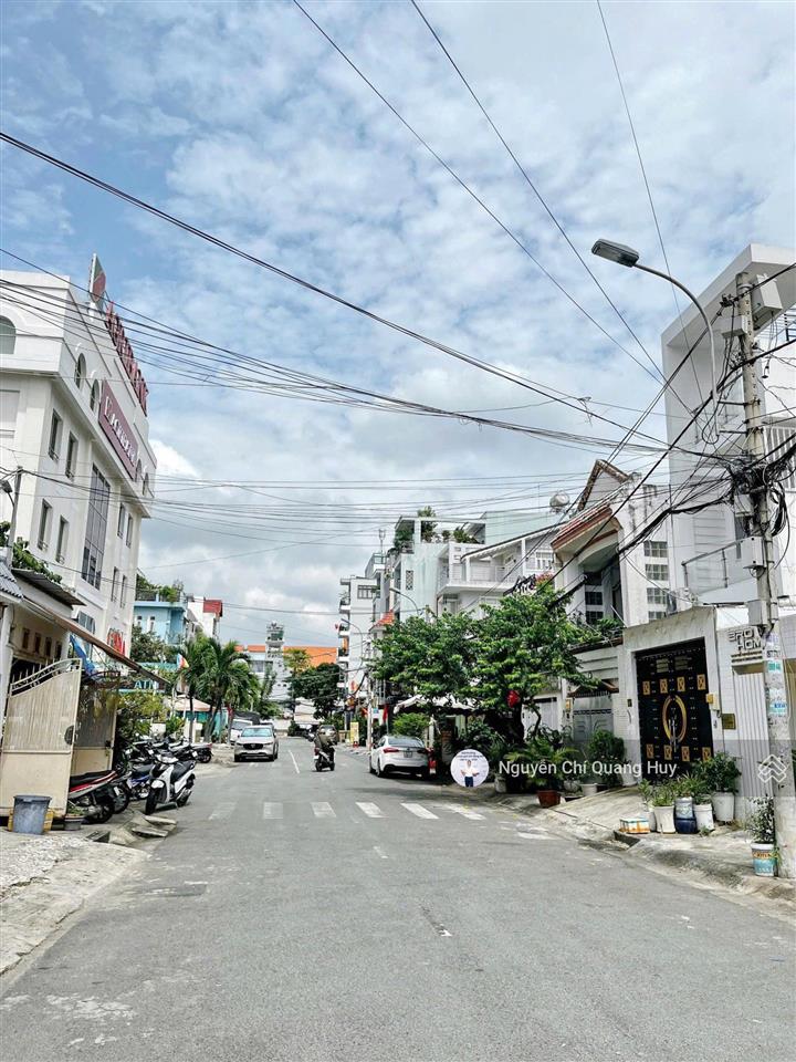 Nhà phố hiện đại dân trí cao  khu cư xá ngân hàng quận 7  đường số rộng 12m có vỉa hè giá 17,8 tỷ