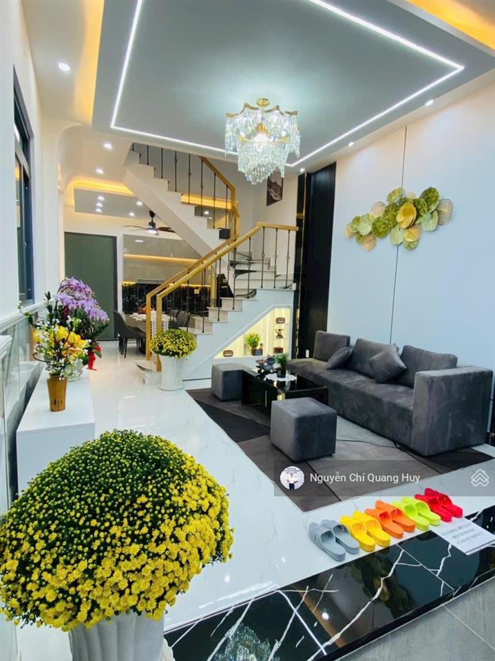 Nhà phố hiện đại cao cấp  hẻm 2174 huỳnh tấn phát đầy đủ nội thất  4x11m sổ hồng mới giá 6,35 tỷ
