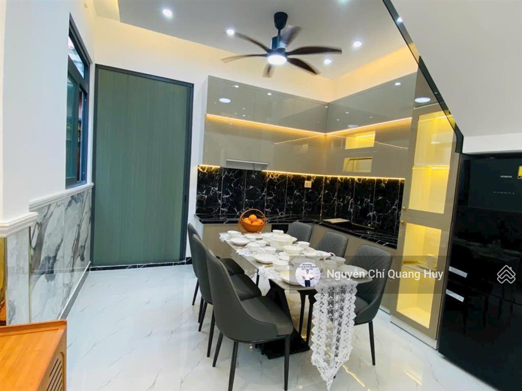 Nhà phố hiện đại cao cấp  hẻm 2174 huỳnh tấn phát đầy đủ nội thất  4x11m sổ hồng mới giá 6,35 tỷ