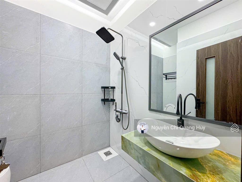 Nhà phố hiện đại xây dựng tâm huyết đón đầu cầu nguyễn khoái 1041 trần xuân soạn 5m x 12m sổ hồng