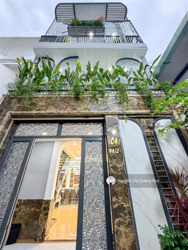 Nhà phố hiện đại xây dựng tâm huyết đón đầu cầu nguyễn khoái 1041 trần xuân soạn 5m x 12m sổ hồng