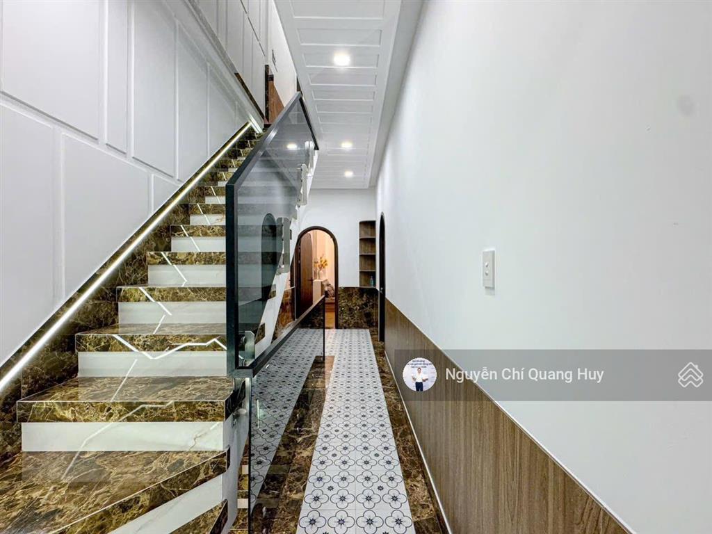 Nhà phố hiện đại xây dựng tâm huyết đón đầu cầu nguyễn khoái 1041 trần xuân soạn 5m x 12m sổ hồng