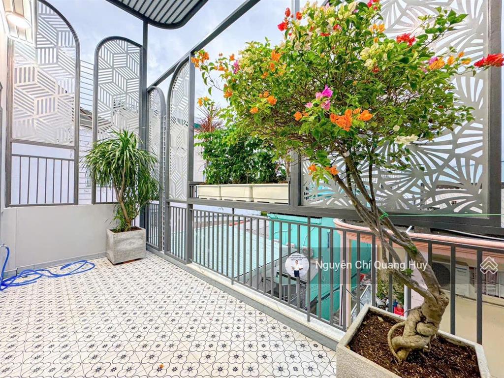 Nhà phố hiện đại xây dựng tâm huyết đón đầu cầu nguyễn khoái 1041 trần xuân soạn 5m x 12m sổ hồng