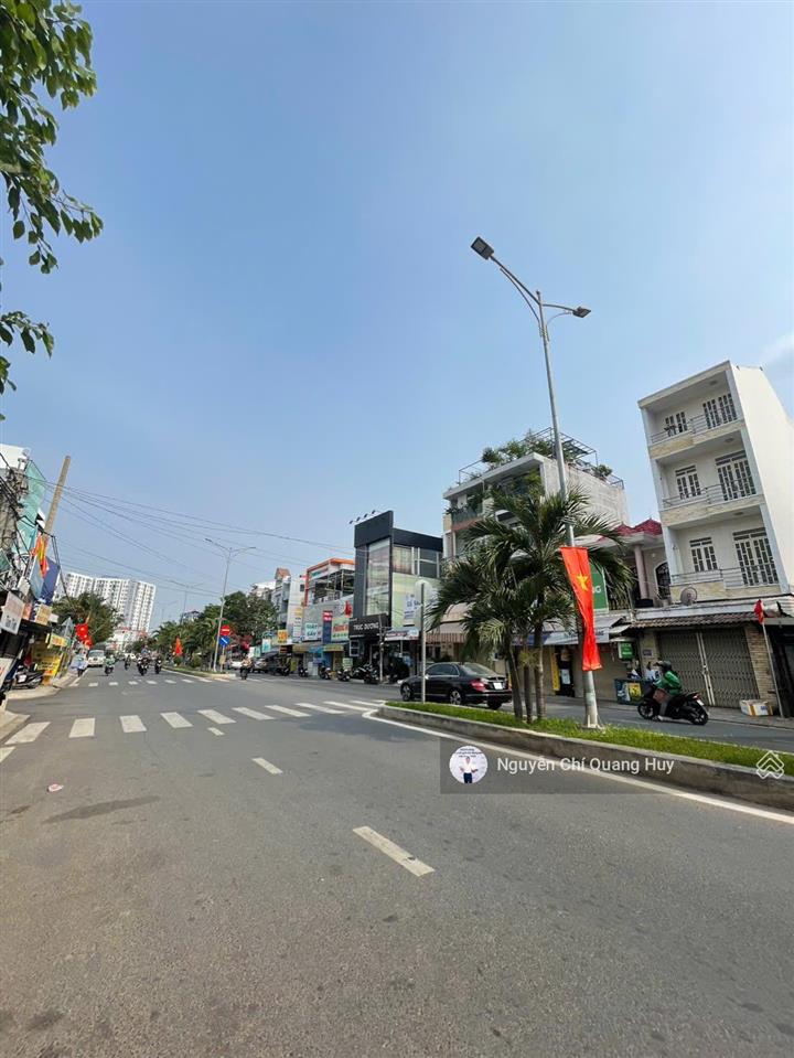 Ngộp bank  vị trí đẹp nhà phố mặt tiền kinh doanh  đường 20m phú thuận quận 07  4x19m giá 16,2tỷ