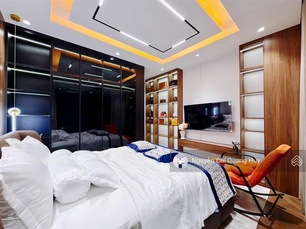Nhà phố xây dựng tâm huyết  phong cách âu châu ngay công viên mát mẻ  kdc tân quy đông  giá 21tỷ