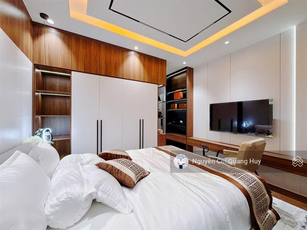 Nhà phố xây dựng tâm huyết  phong cách âu châu ngay công viên mát mẻ  kdc tân quy đông  giá 21tỷ