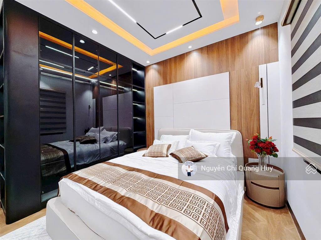 Nhà phố xây dựng tâm huyết  phong cách âu châu ngay công viên mát mẻ  kdc tân quy đông  giá 21tỷ