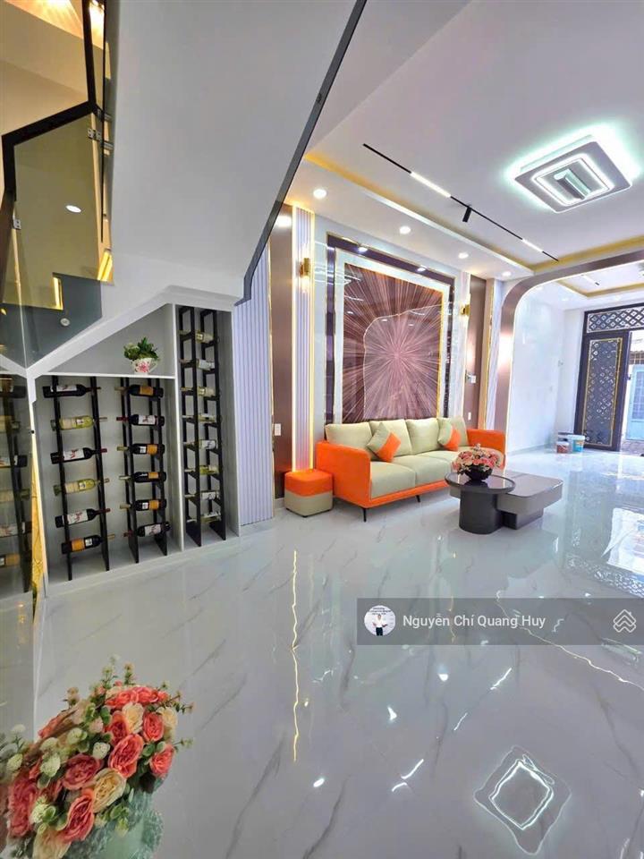 Nhà phố hiện đại đủ nội thất  khu dân trí cao, đường 8m 2295 huỳnh tấn phát  4x19m giá 8,6 tỷ