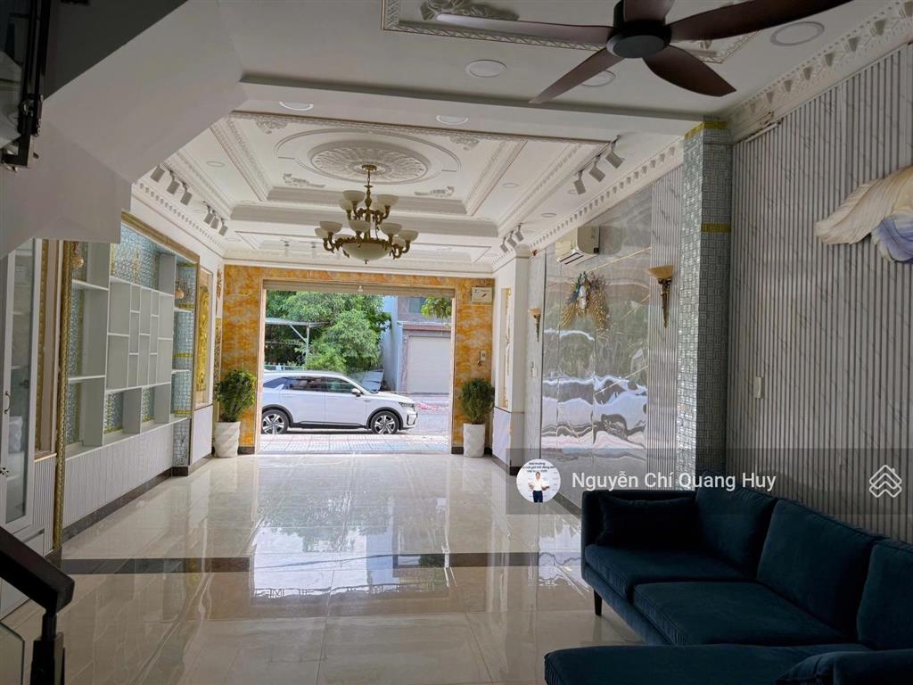 Nhà phố vị trí đẹp mặt tiền đường rộng 20m 1979 huỳnh tấn phát  5m x 17,5m sổ hồng giá 10,99 tỷ