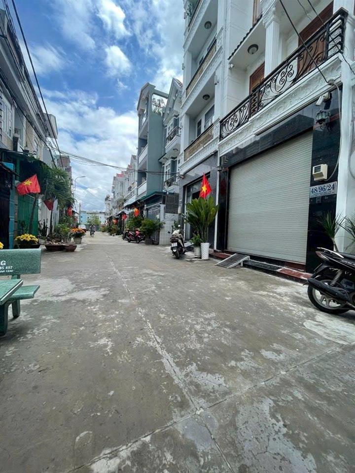 Nhà phố xây dựng mới  mặt tiền đường rộng 8m 2279 nguyễn thị hương  4,2m x 13m sổ hồng giá 7,5 tỷ
