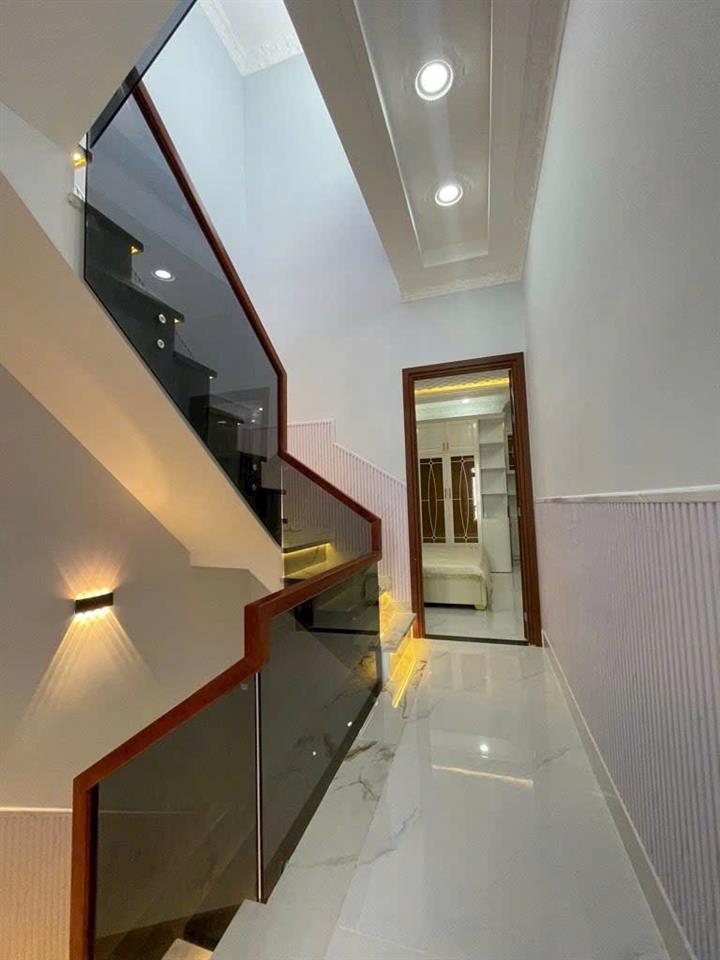 Nhà phố xây dựng mới  mặt tiền đường rộng 8m 2279 nguyễn thị hương  4,2m x 13m sổ hồng giá 7,5 tỷ