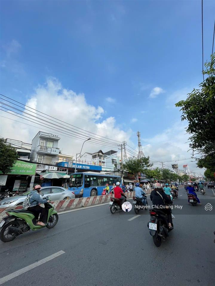 Nhà mặt tiền vị trí đẹp, đắc địa huỳnh tấn phát cách quận 07 200m, tiện xây văn phòng công ty, bank