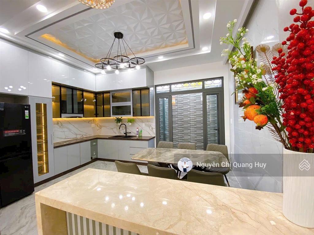 Nhà phố xây dựng mới, có thang máy  khu dân cư huỳnh tấn phát, có bảo vệ, công viên