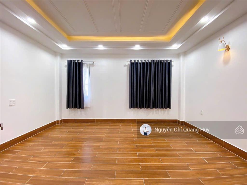 Nhà phố xây dựng mới, có thang máy  khu dân cư huỳnh tấn phát, có bảo vệ, công viên