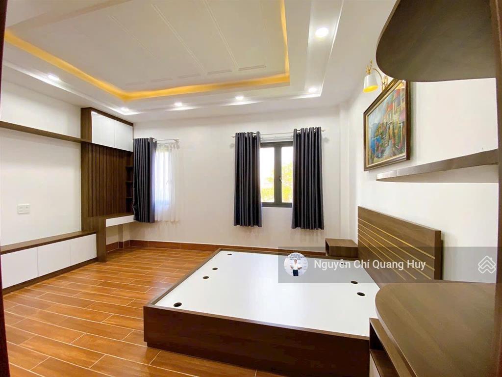 Nhà phố xây dựng mới, có thang máy  khu dân cư huỳnh tấn phát, có bảo vệ, công viên