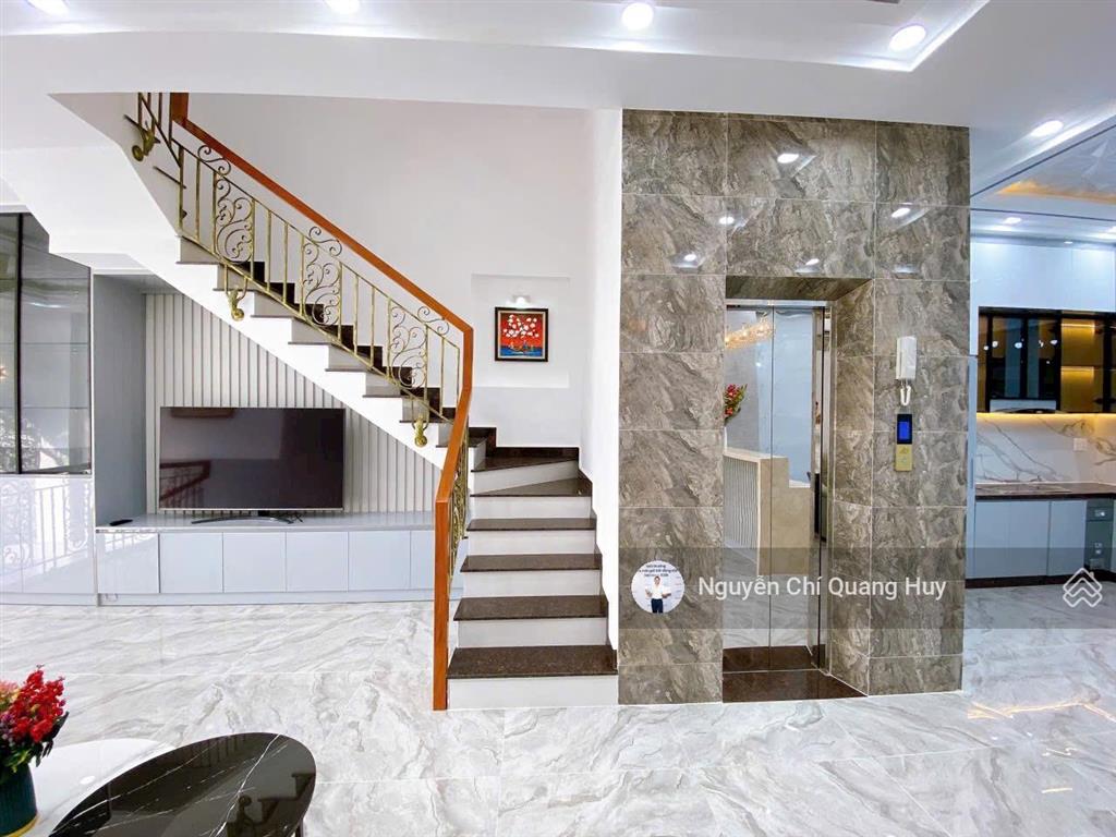 Nhà phố xây dựng mới, có thang máy  khu dân cư huỳnh tấn phát, có bảo vệ, công viên