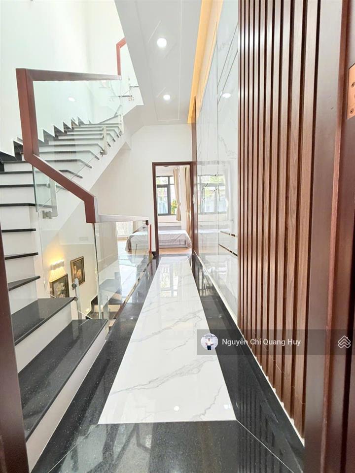 Nhà phố khu dân cư dân trí cao, đồng bộ  đường 8m đào tông nguyên  5m x 13,5m sổ hồng giá 7,69 tỷ