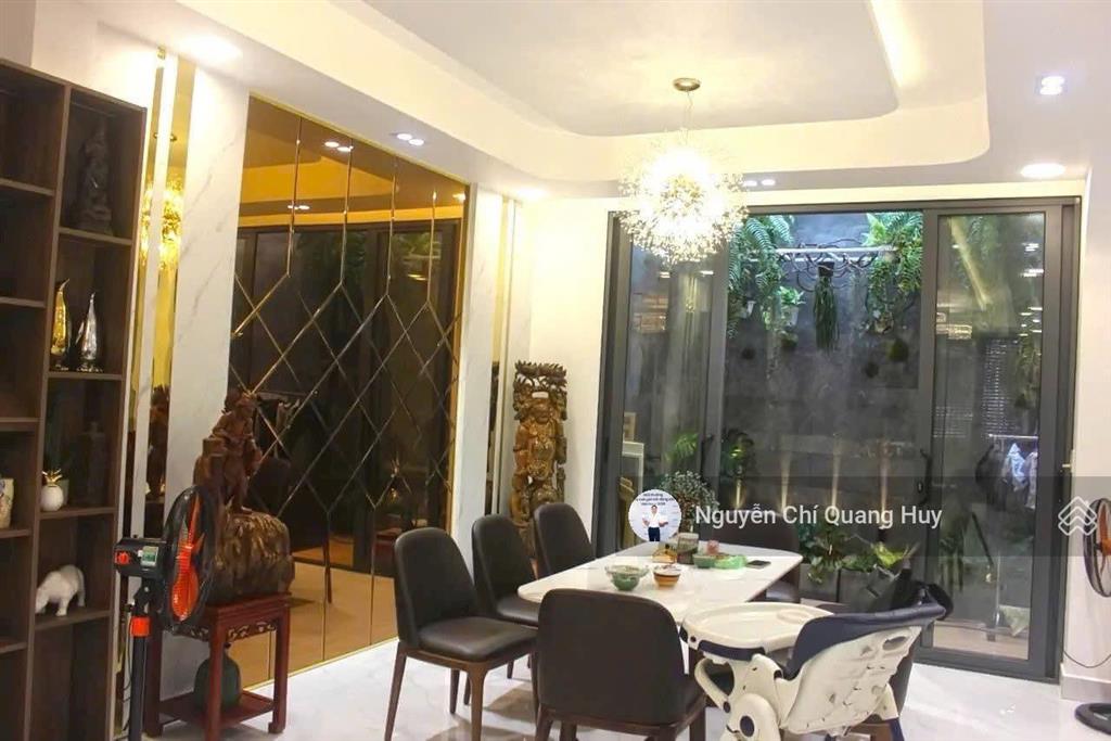 Nhà phố hiện đại, vị trí đắc địa gần kdc ecogreen quận 7  hẻm nguyễn văn linh  4x14m giá 7,9 tỷ