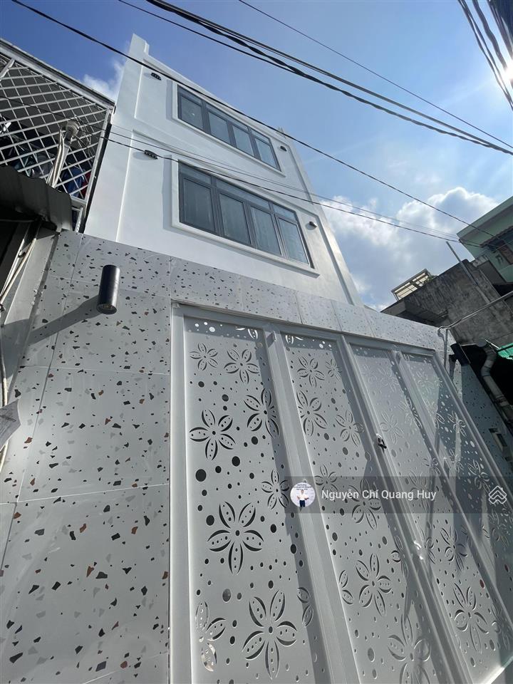 Nhà phố xây dựng mới từ miếng đất trống  đủ nội thất  hẻm 3m huỳnh tấn phát, gần công an thị trấn