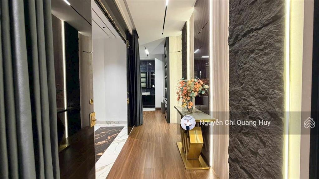 Nhà phố phong cách hiện đại  xây dựng mới  có thang máy  khu dân cư dân trí cao đào tông nguyên