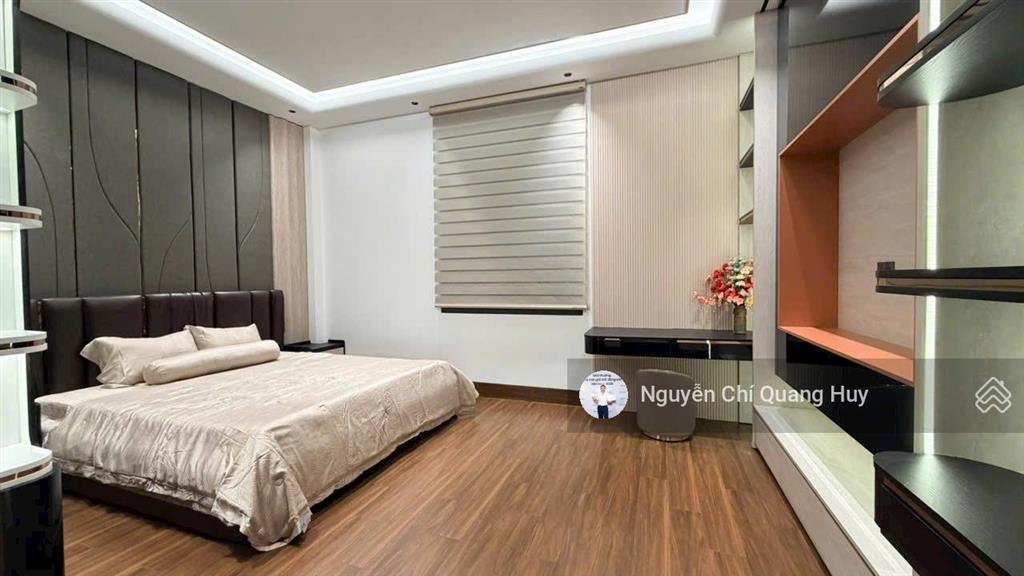 Nhà phố phong cách hiện đại  xây dựng mới  có thang máy  khu dân cư dân trí cao đào tông nguyên