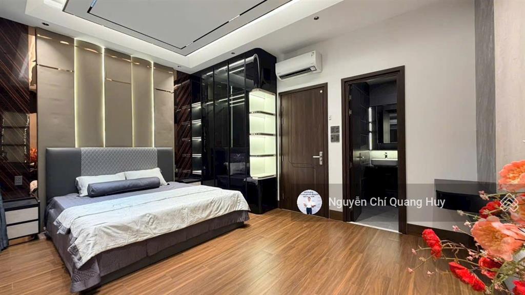 Nhà phố phong cách hiện đại  xây dựng mới  có thang máy  khu dân cư dân trí cao đào tông nguyên