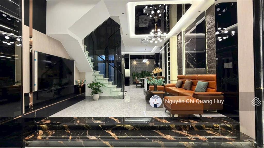 Nhà phố phong cách hiện đại  xây dựng mới  có thang máy  khu dân cư dân trí cao đào tông nguyên
