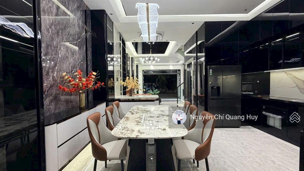 Nhà phố phong cách hiện đại  xây dựng mới  có thang máy  khu dân cư dân trí cao đào tông nguyên