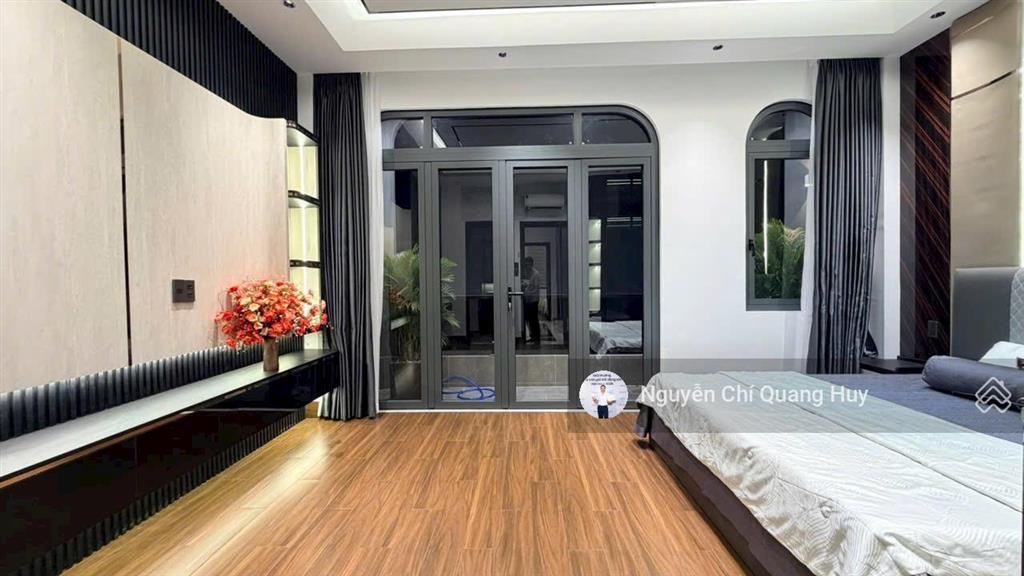 Nhà phố phong cách hiện đại  xây dựng mới  có thang máy  khu dân cư dân trí cao đào tông nguyên